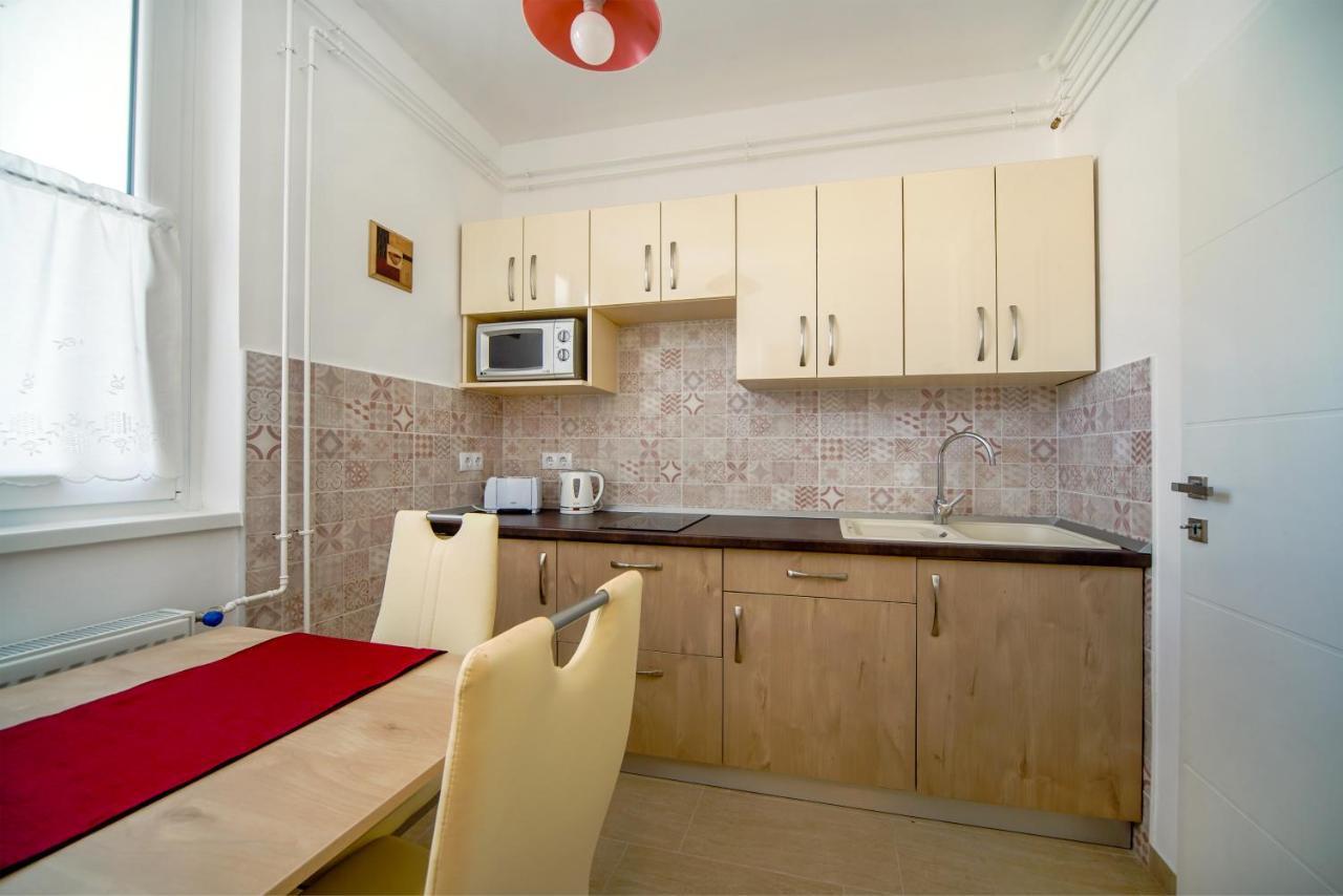 Illy Apartman Apartment Егер Екстериор снимка