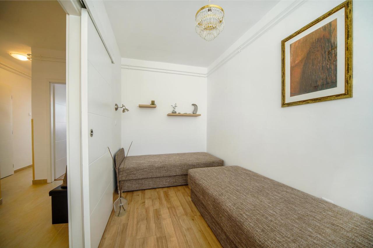 Illy Apartman Apartment Егер Екстериор снимка